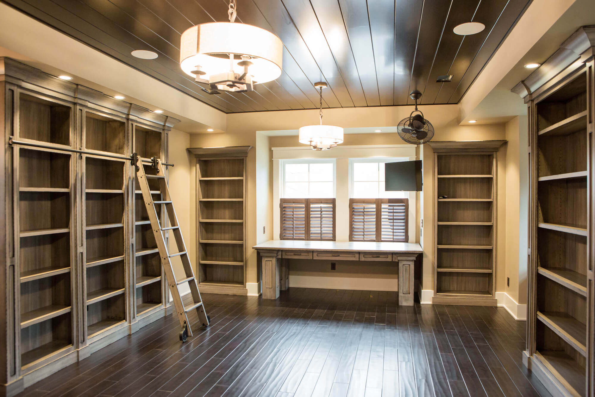 Colonial Homes - Designing Coziness
